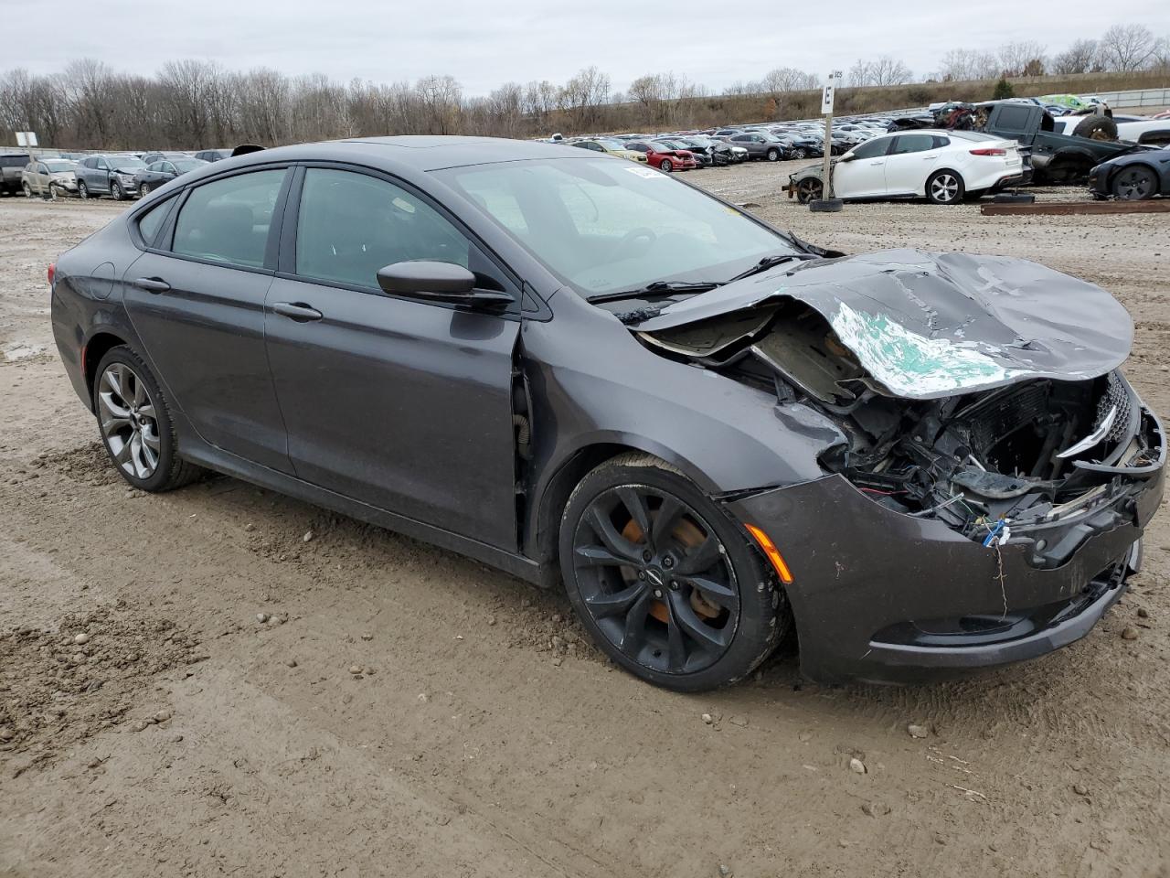 VIN 1C3CCCBB1FN663596 2015 CHRYSLER 200 no.4