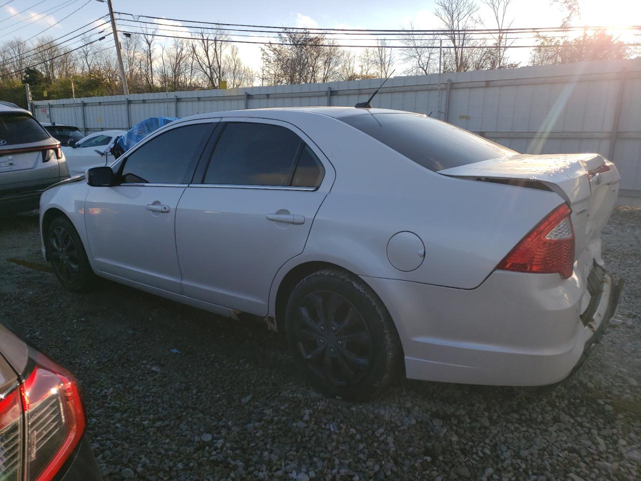 2011 Ford Fusion - Image 2