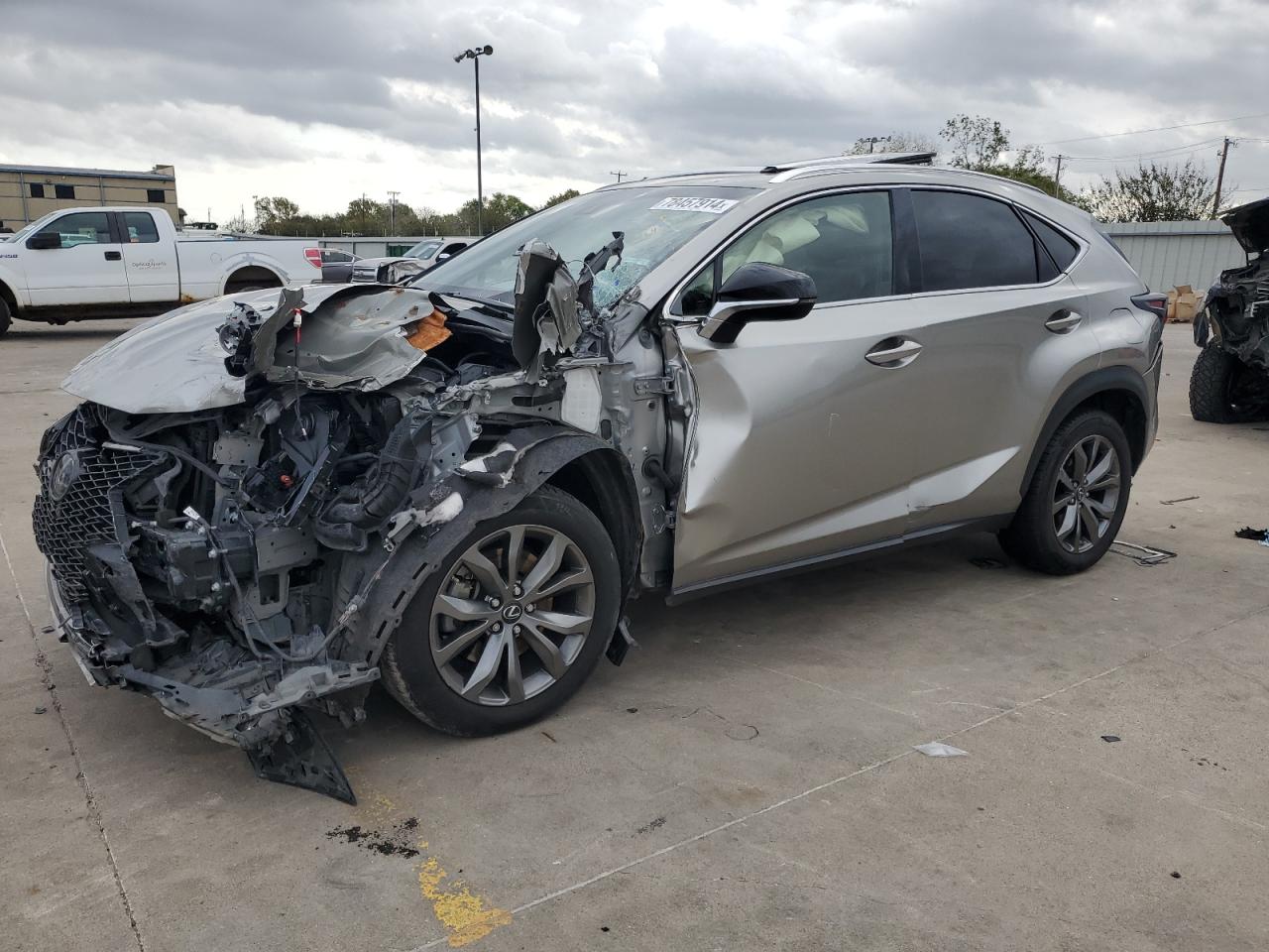 VIN JTJYARBZ8J2105842 2018 LEXUS NX no.1