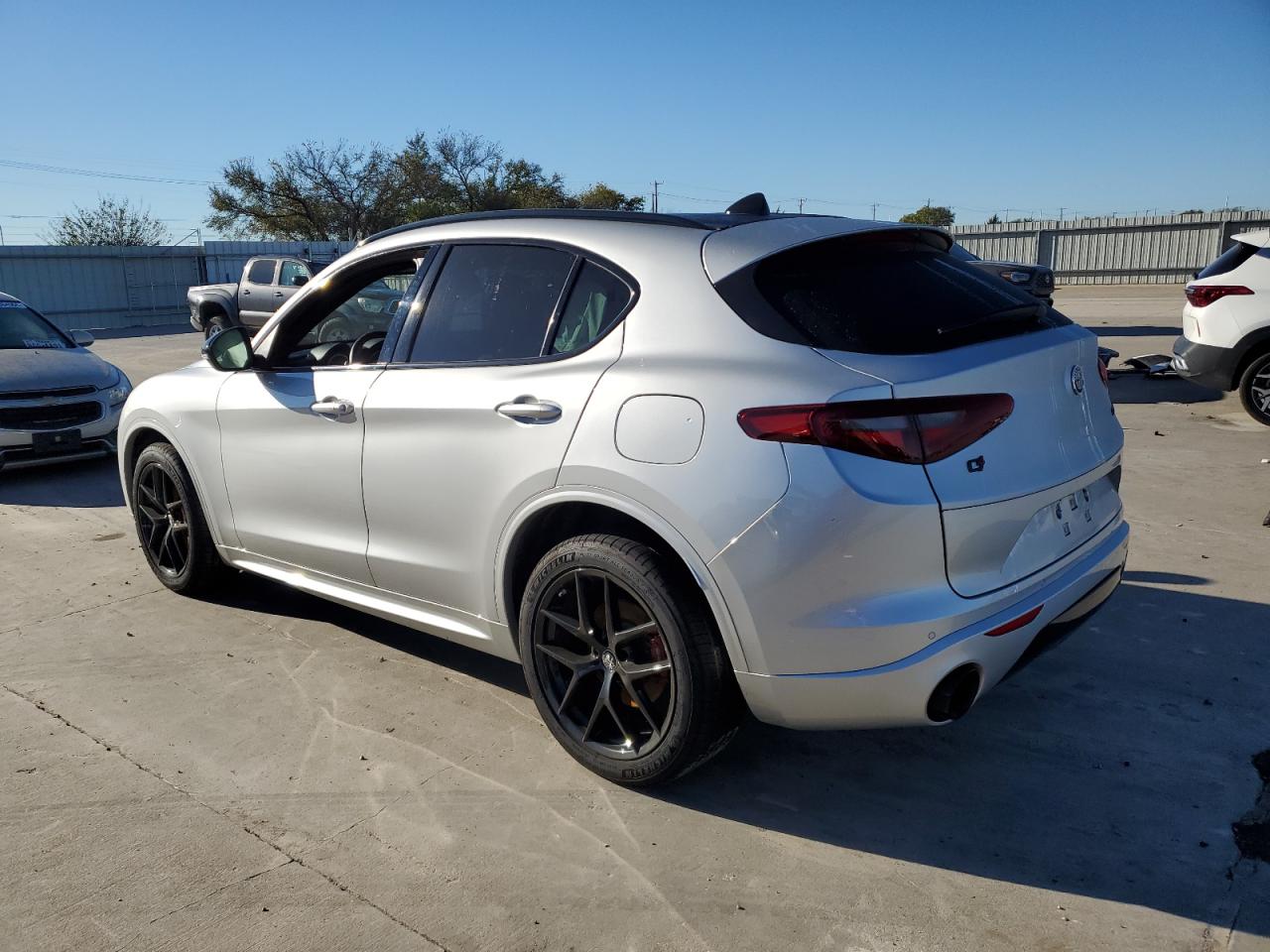 VIN ZASPAKBN9L7C74297 2020 ALFA ROMEO STELVIO no.2