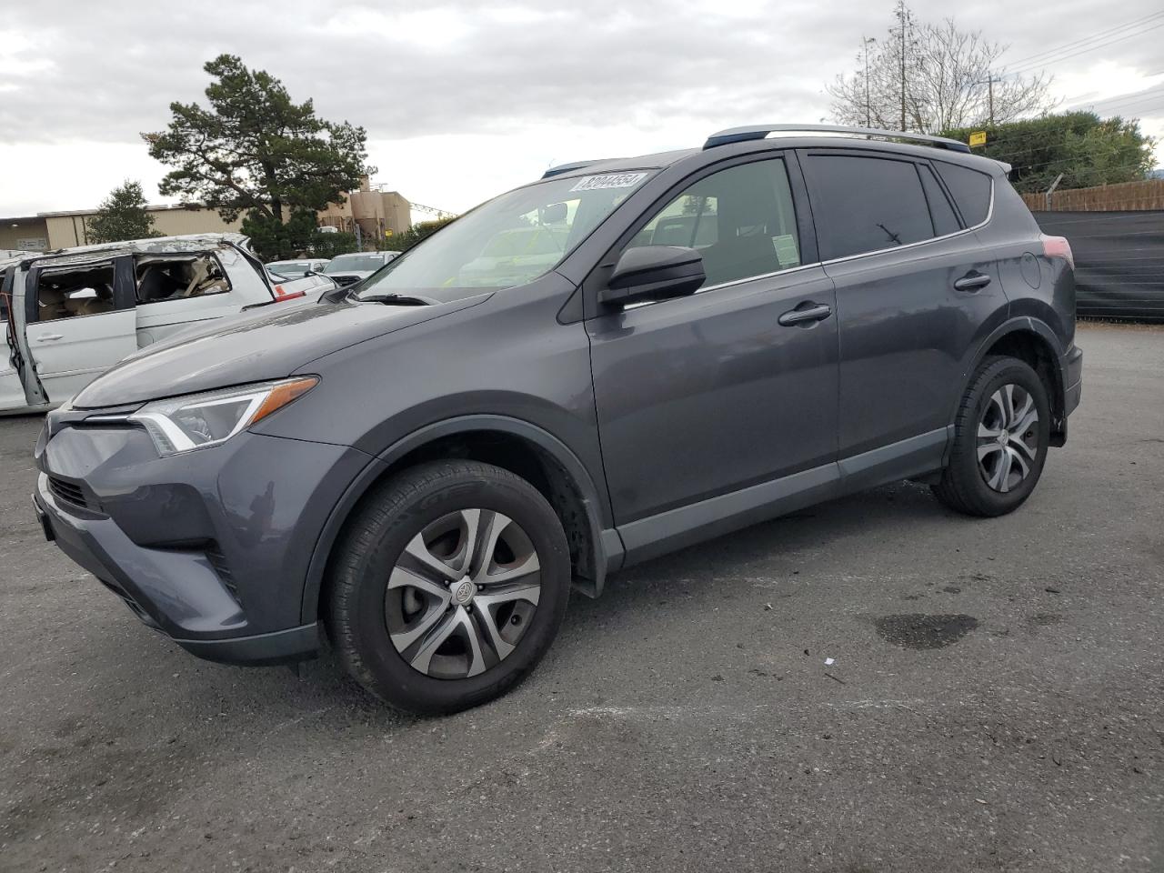 2017 Toyota Rav4 Le VIN: JTMBFREV2HJ126396 Lot: 82044554