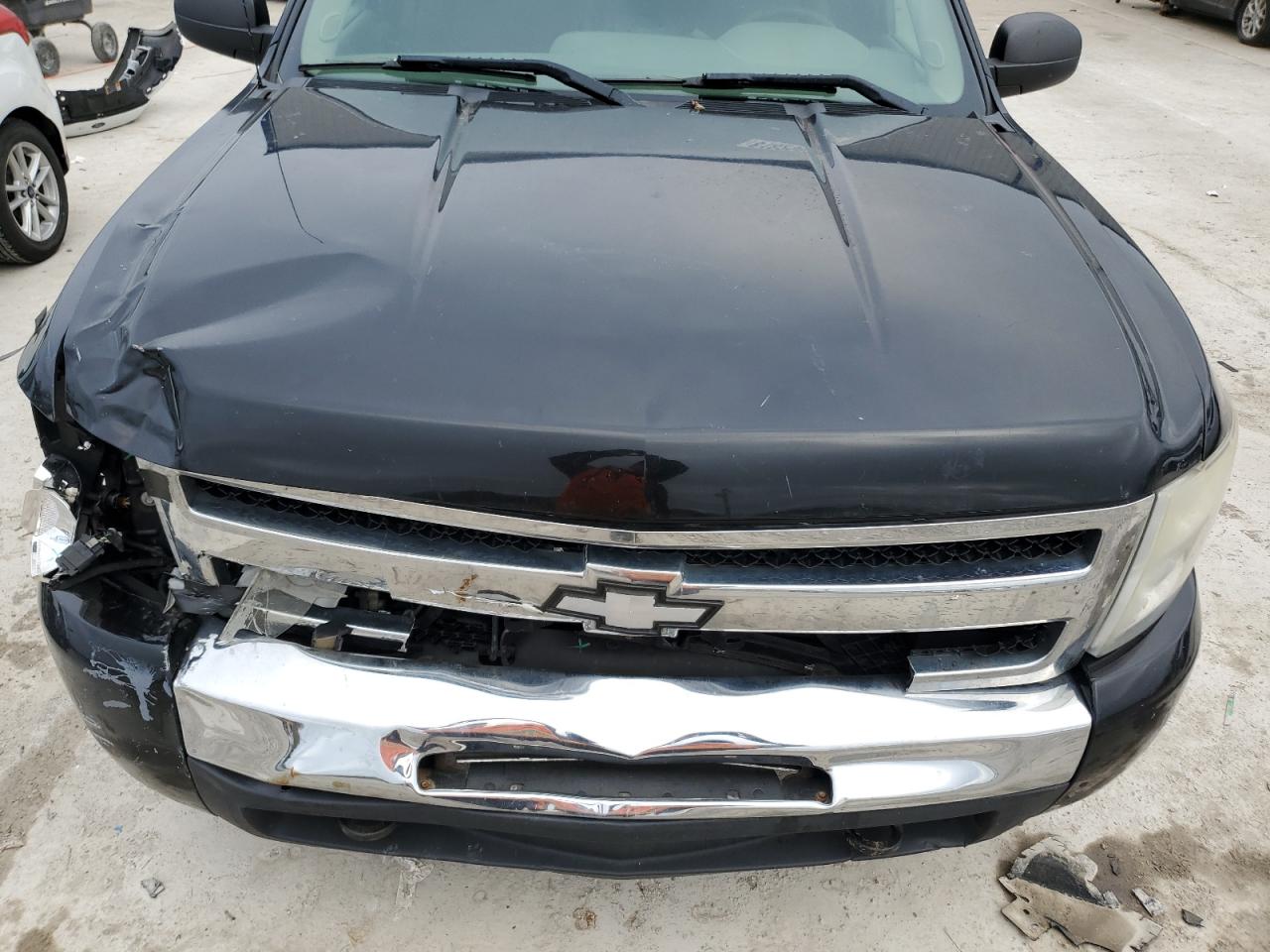2011 Chevrolet Silverado - Image 11