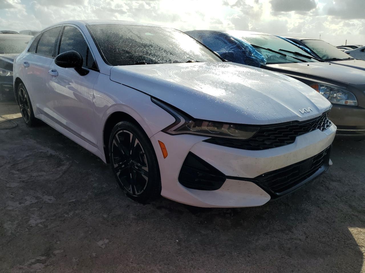 2023 Kia K5 - Image 4