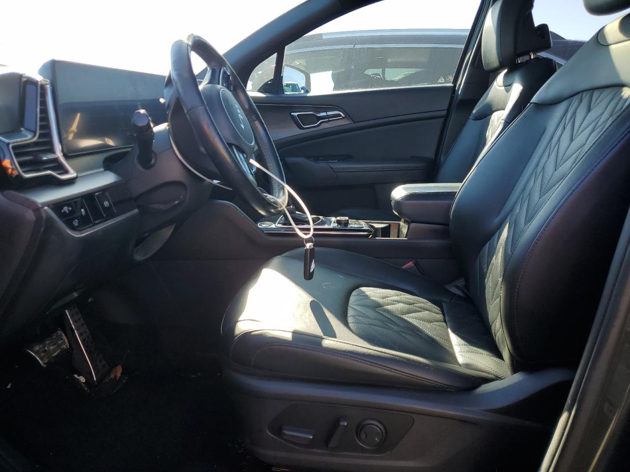 2023 Kia Sportage - Image 7