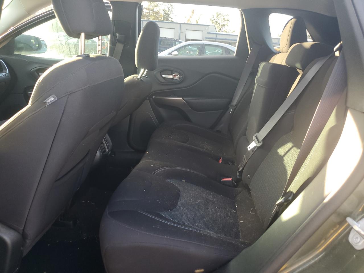 2019 Jeep Grand Cherokee - Image 11