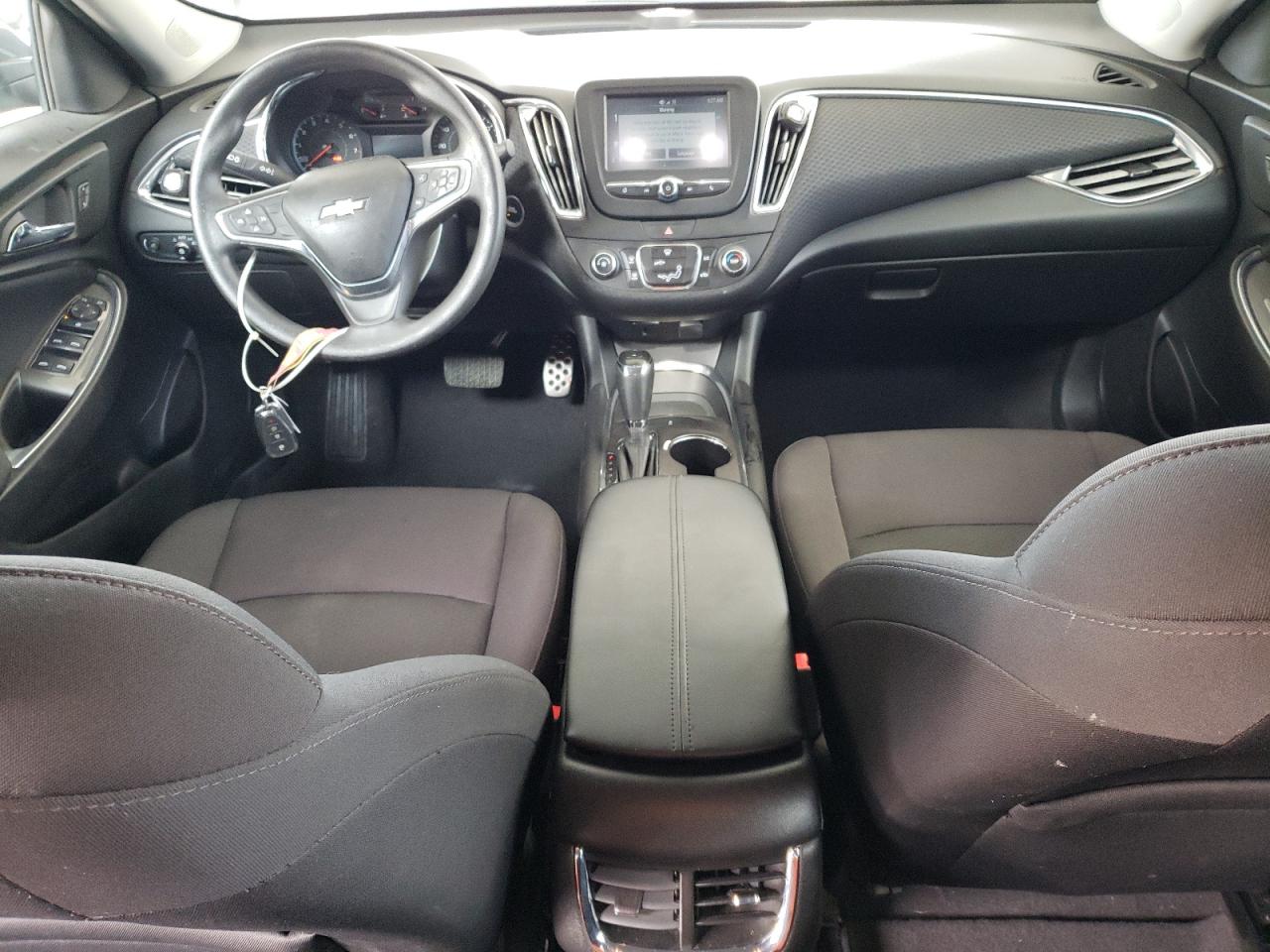 2017 Chevrolet Malibu - Image 8