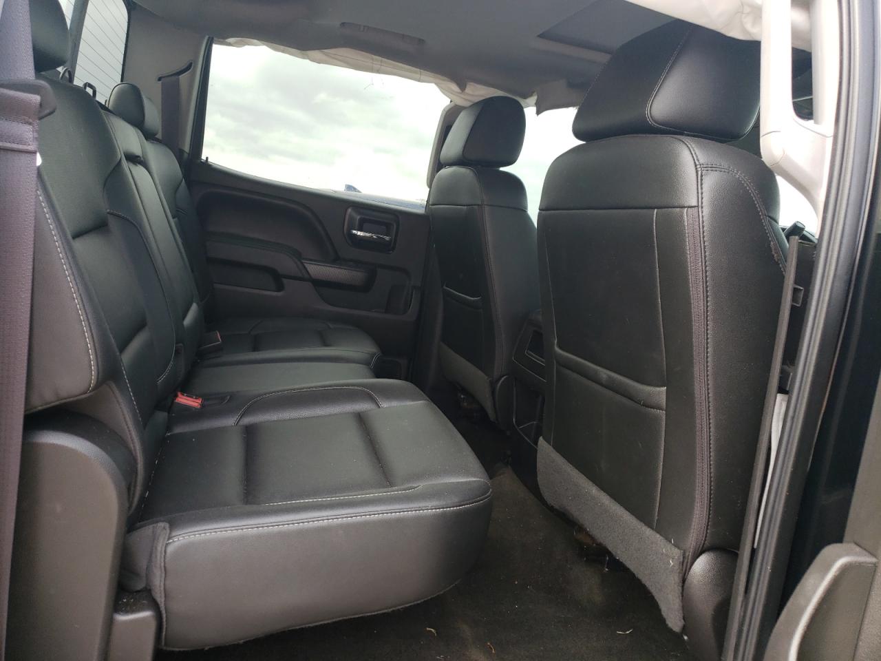 2016 Chevrolet Silverado - Image 10