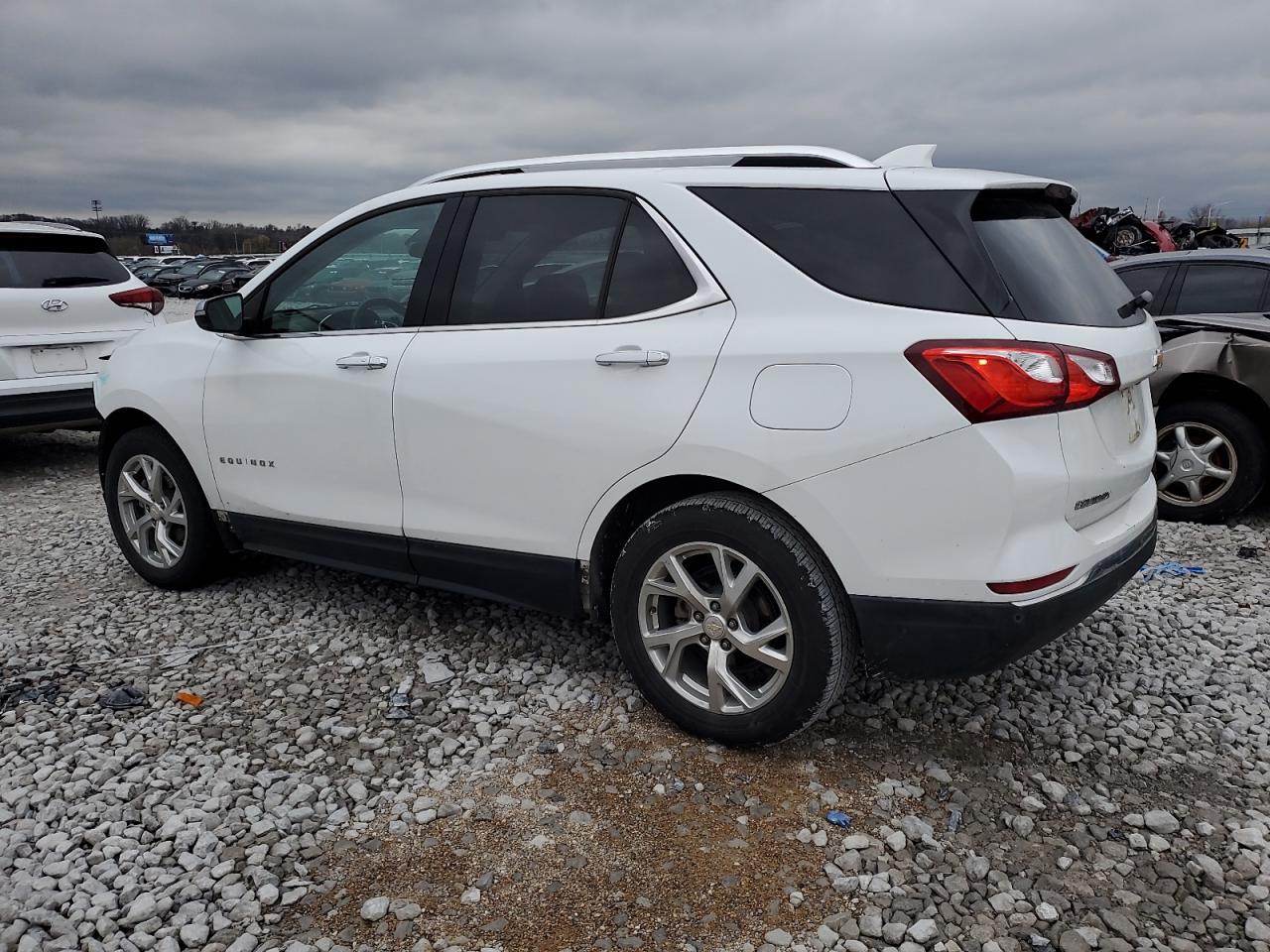 2020 Chevrolet Equinox - Image 2