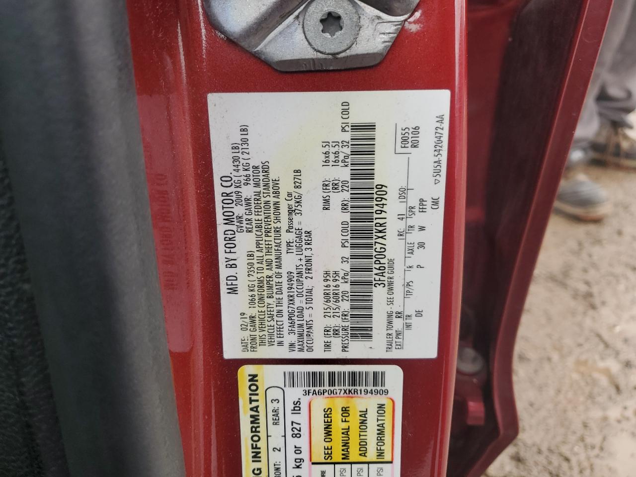 2019 Ford Fusion - Image 12