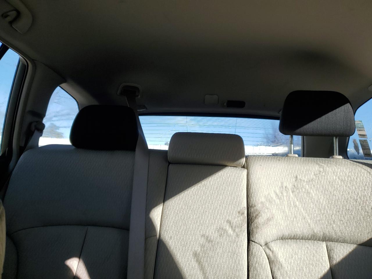 2011 Subaru Outback - Image 10