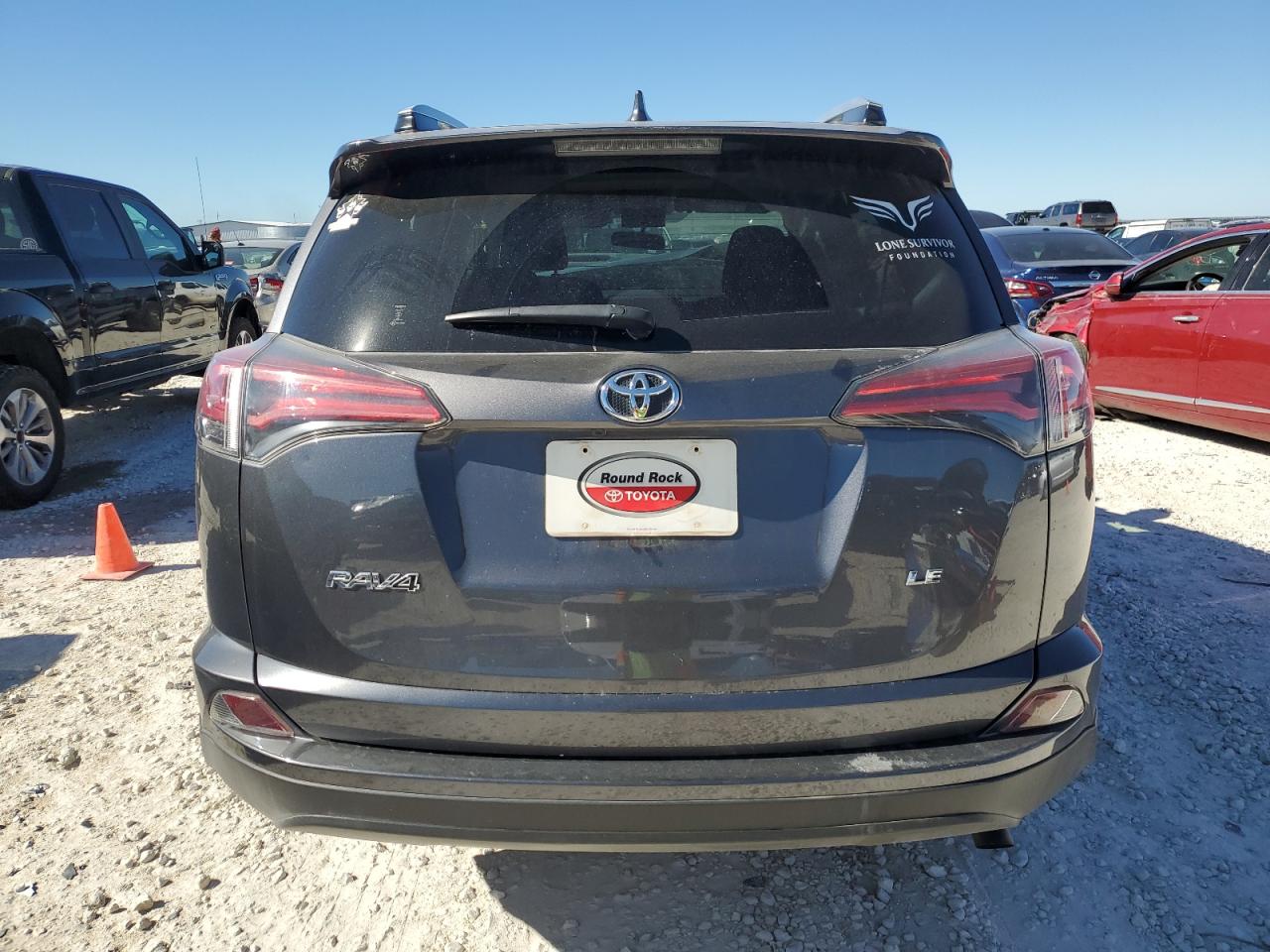 2016 Toyota RAV 4 - Image 6
