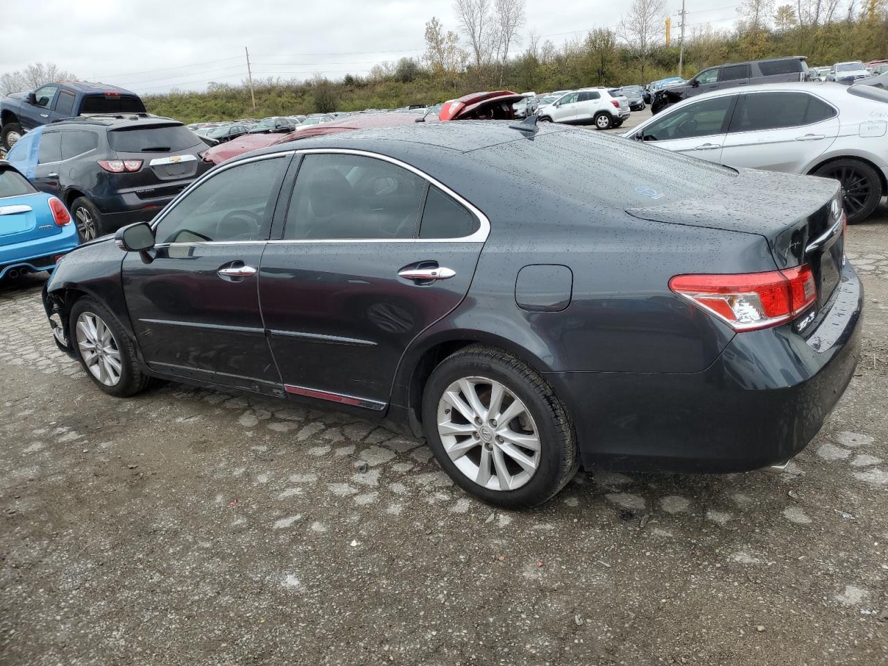 2010 Lexus ES - Image 2
