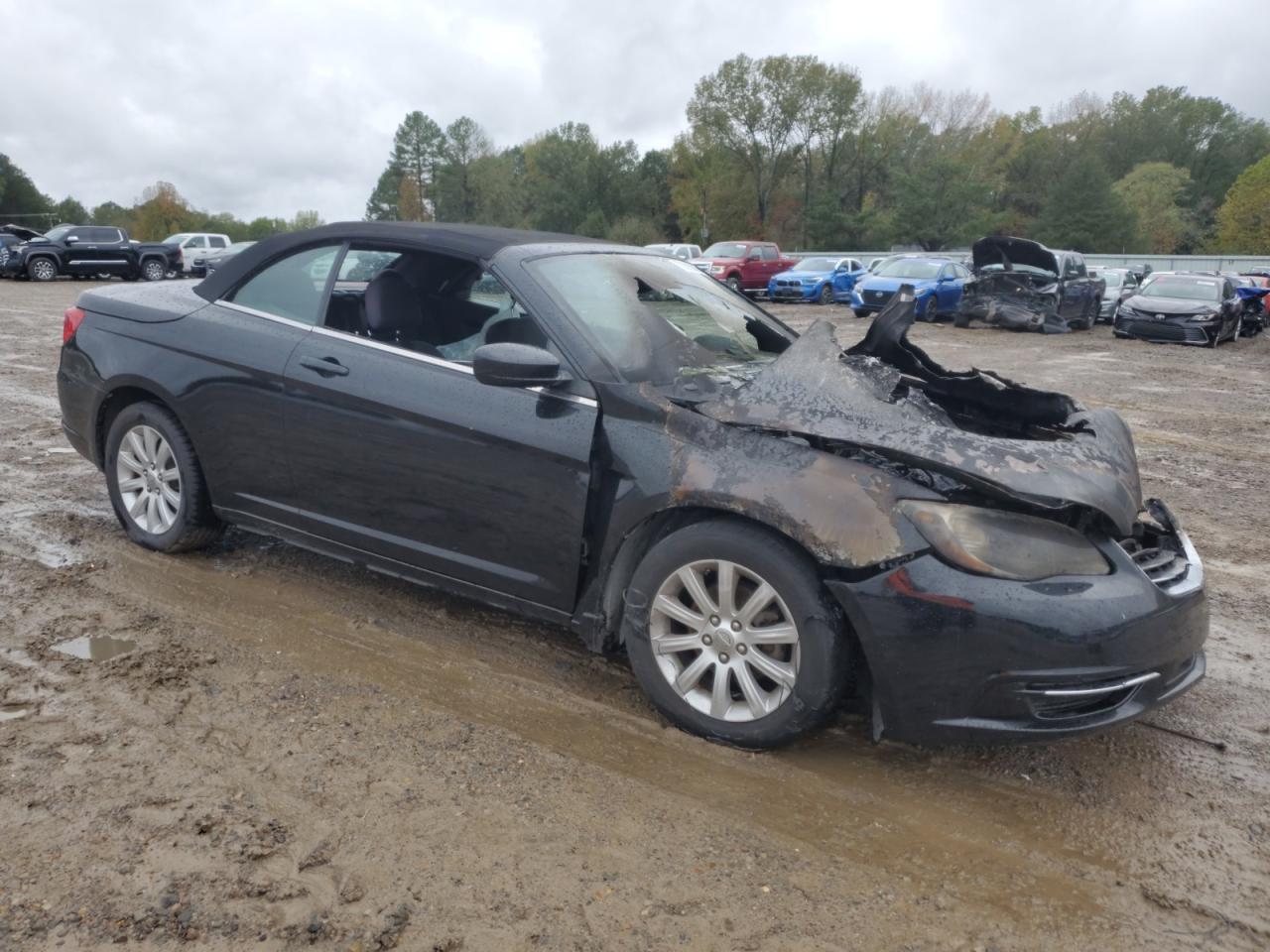 2013 Chrysler 200 - Image 4