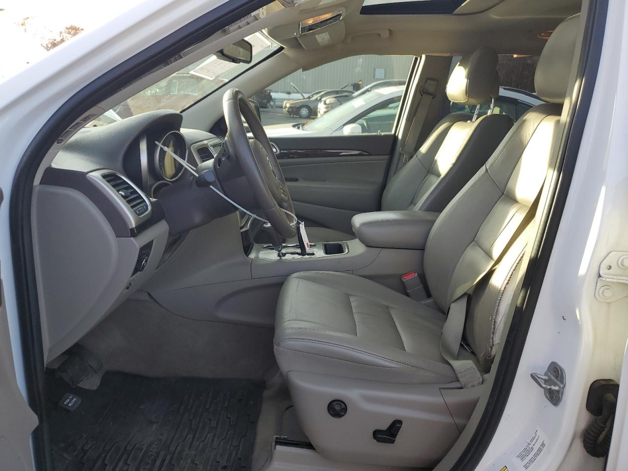 2013 Jeep Grand Cherokee - Image 7