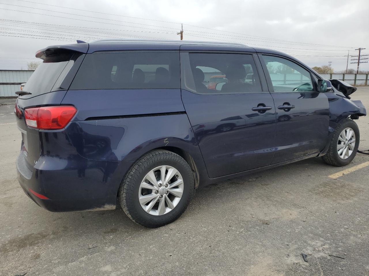 2018 Kia Sedona - Image 3