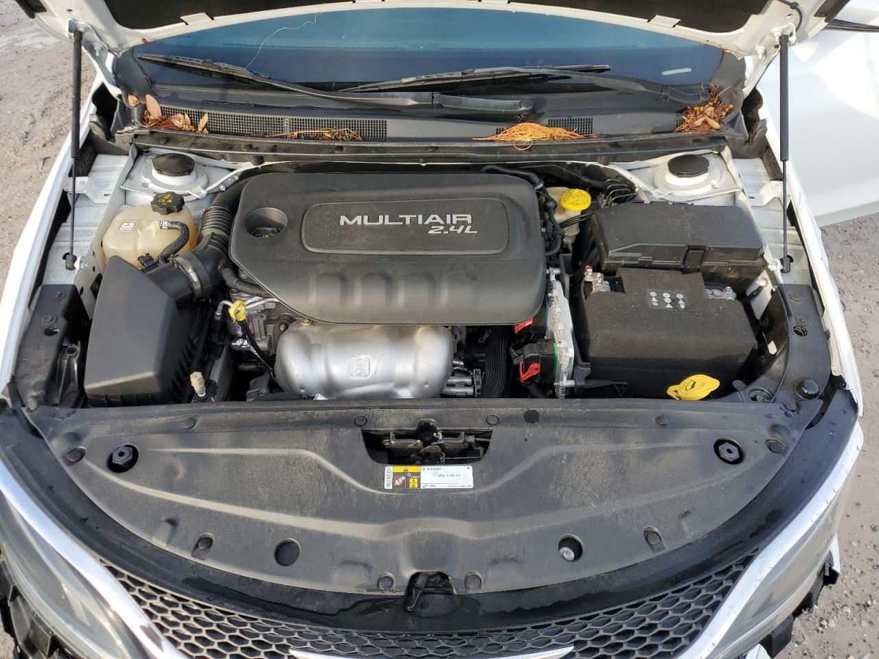 2015 Chrysler 200 - Image 11