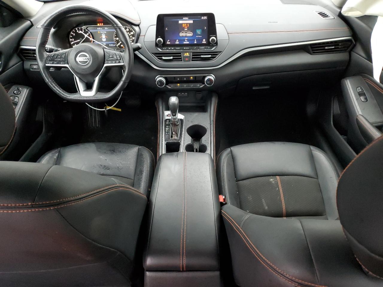 2022 Nissan Altima - Image 8