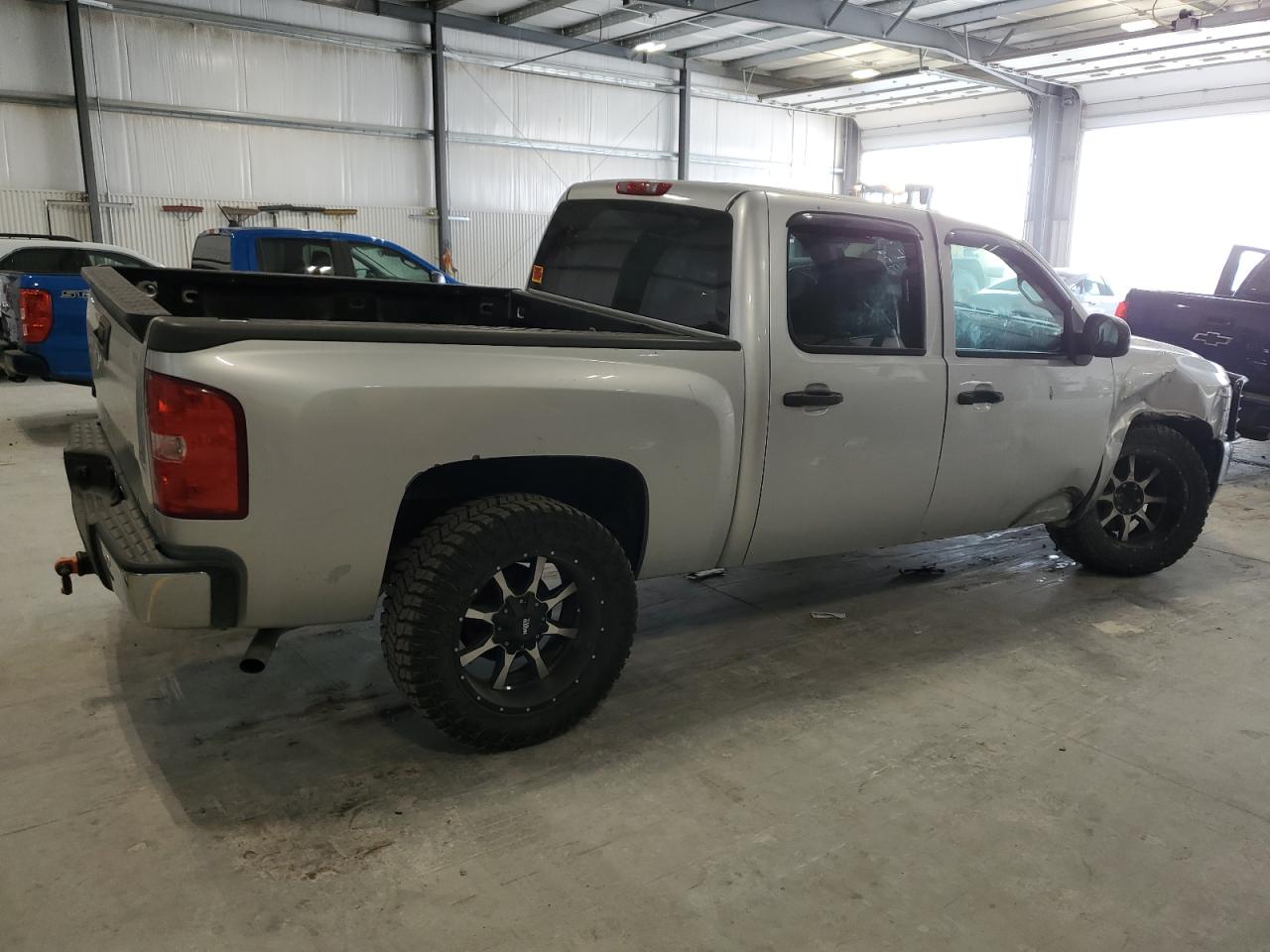 2013 Chevrolet Silverado - Image 3