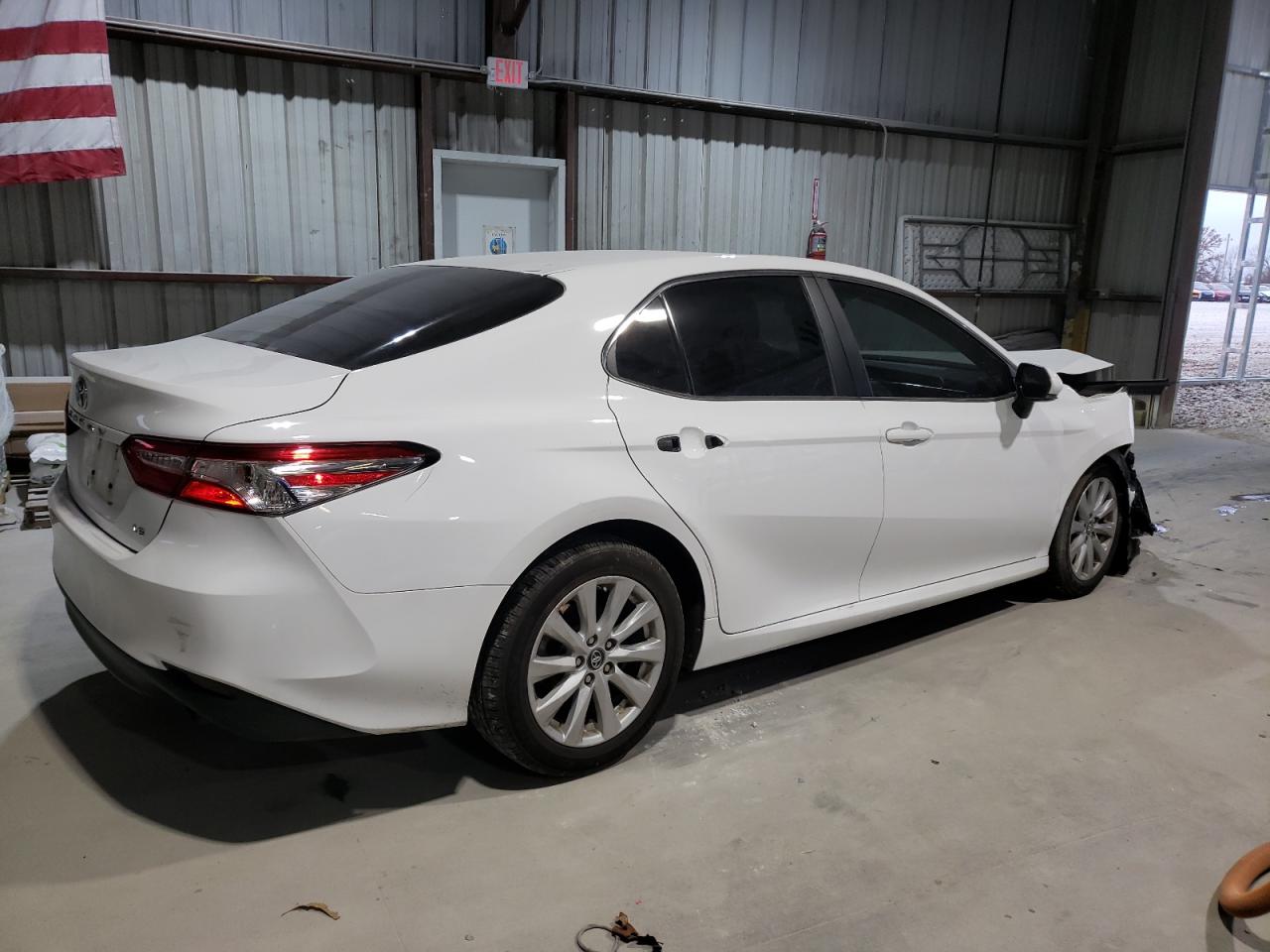 2018 Toyota Camry - Image 3