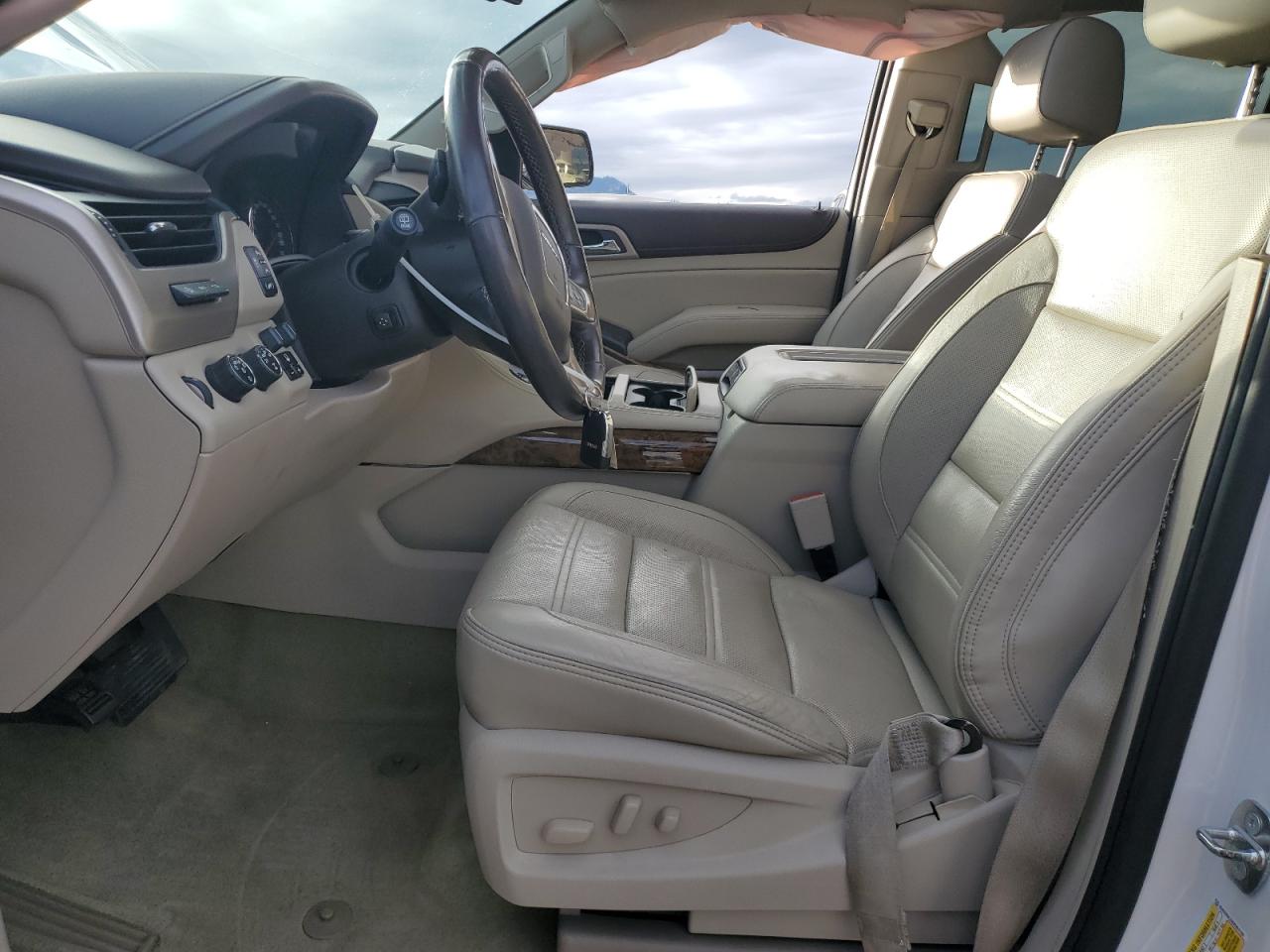 2016 GMC Yukon Xl Denali VIN: 1GKS2HKJ3GR201120 Lot: 92434745