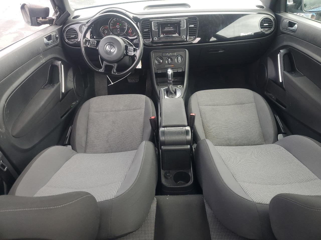 2017 Volkswagen Beetle 1.8T VIN: 3VWF17AT1HM611749 Lot: 93554275