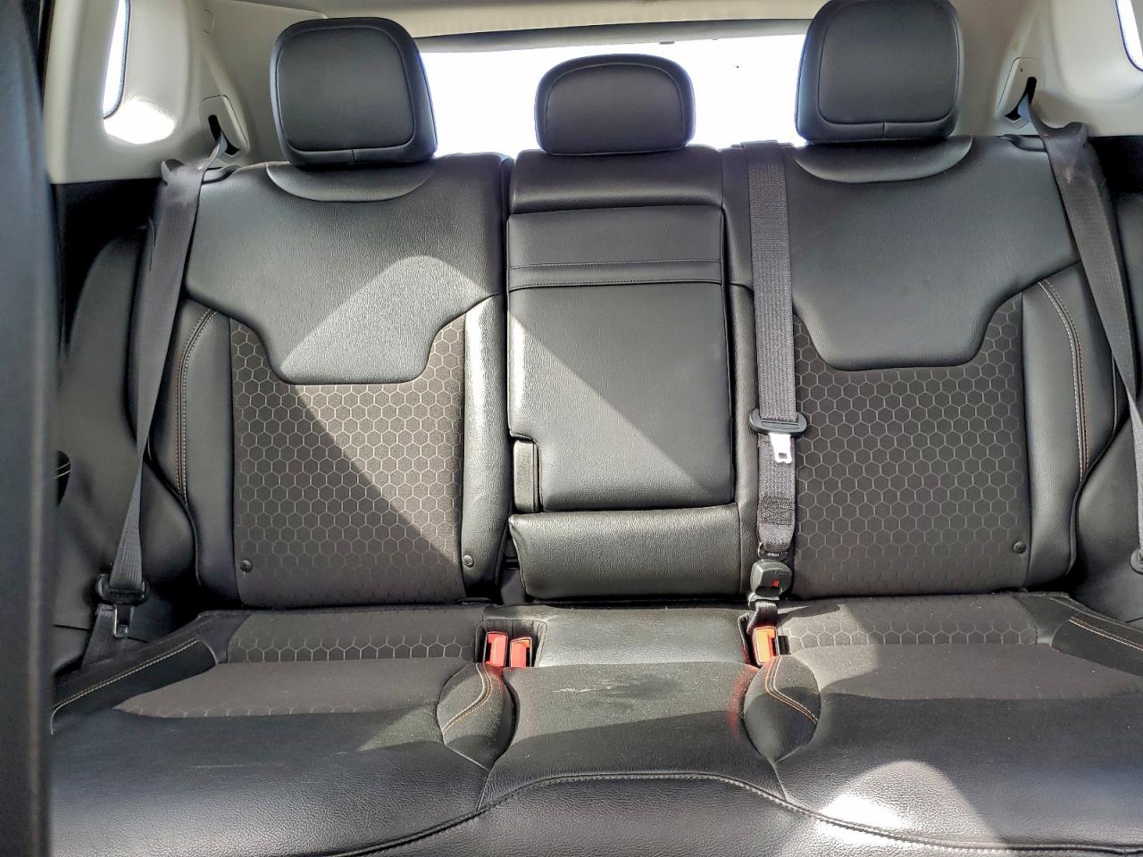 2018 Jeep Compass Latitude VIN: 3C4NJCBB9JT194230 Lot: 93777195