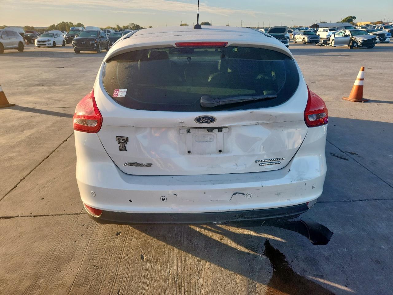 2015 Ford Focus Titanium VIN: 1FADP3N27FL333995 Lot: 92610975