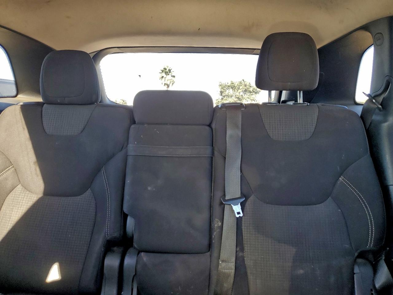 2015 Jeep Cherokee Latitude VIN: 1C4PJLCB8FW683310 Lot: 94810485