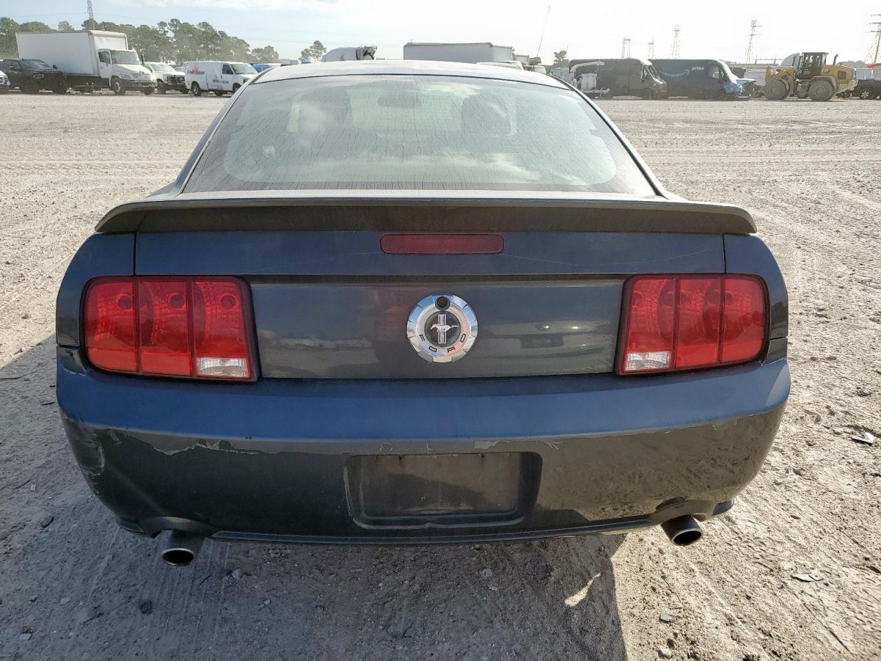 2008 Ford Mustang VIN: 1ZVHT80N985121917 Lot: 85430185