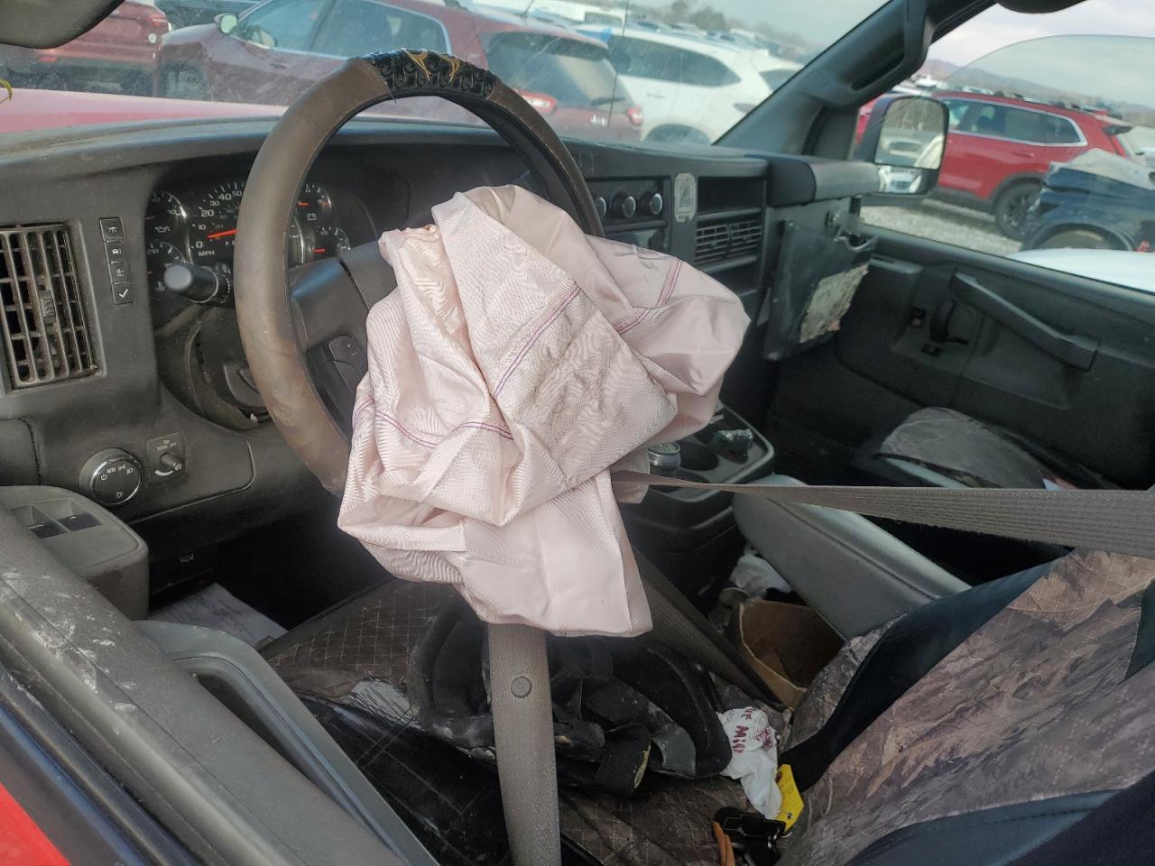 2019 Chevrolet Express G2 Delivery Van VIN: 1GCWGBFP6K1219337 Lot: 92513215