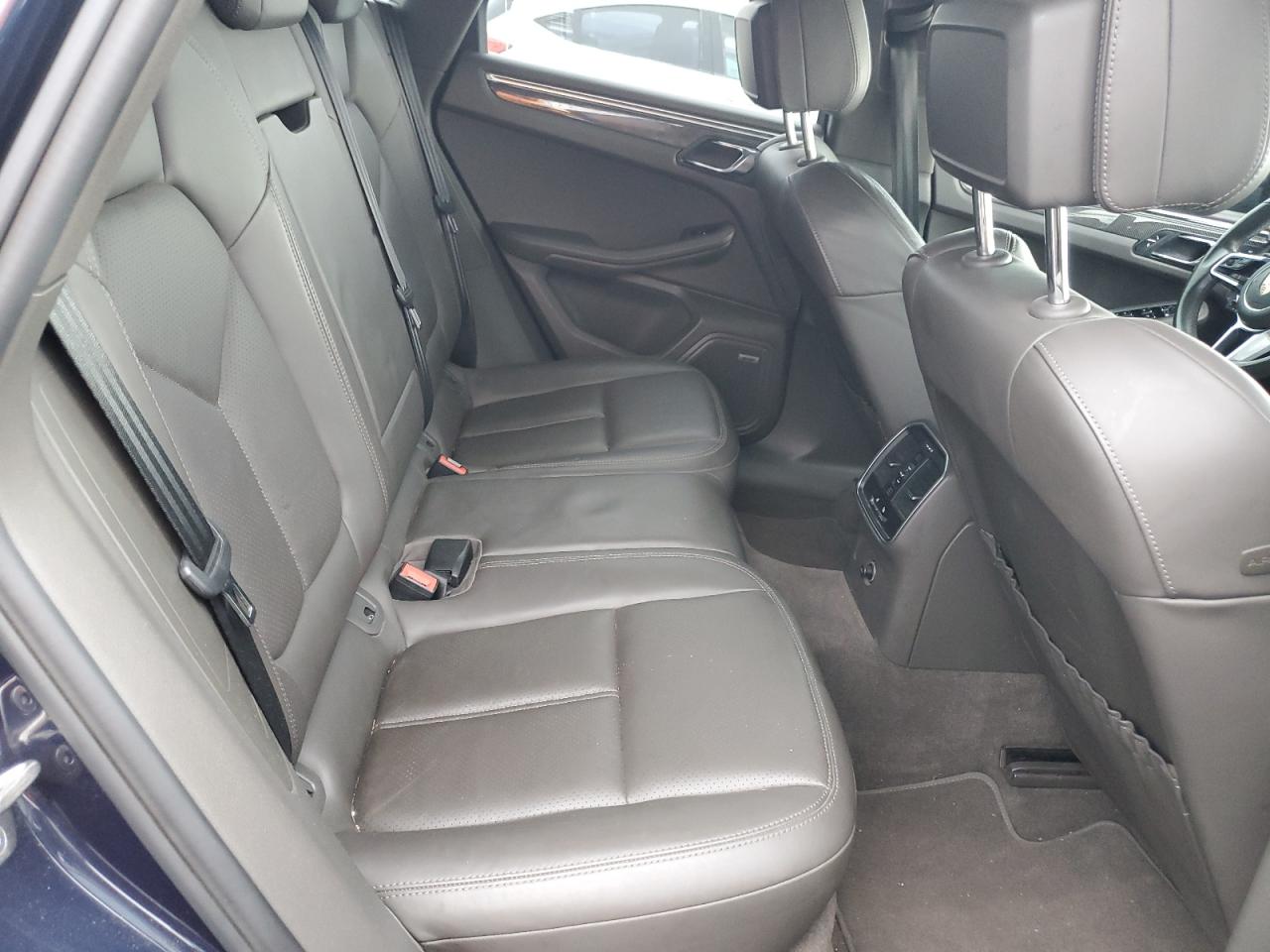 2016 Porsche Macan S VIN: WP1AB2A51GLB54955 Lot: 91671455