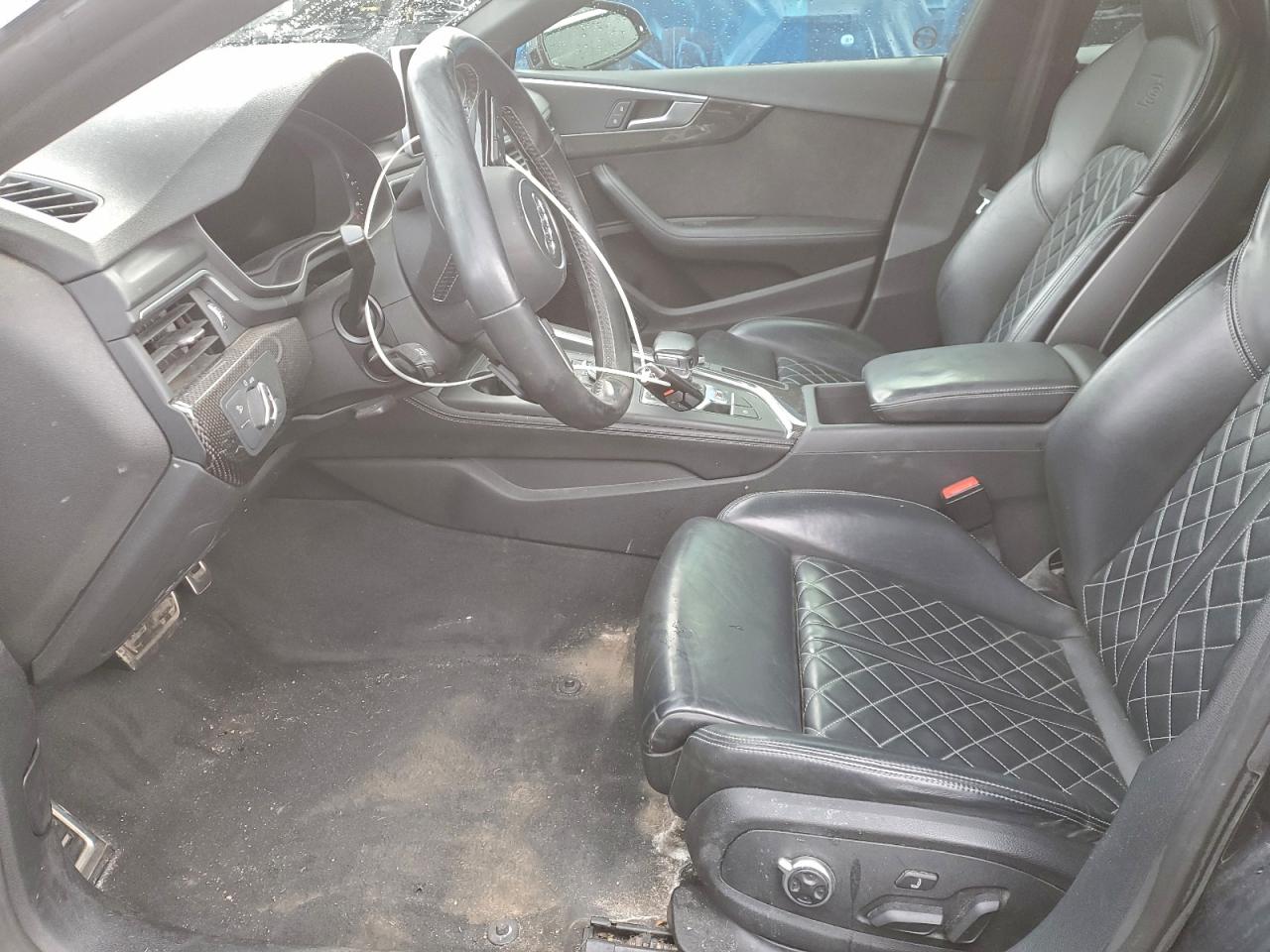 Фото: WAUC4CF54JA088839