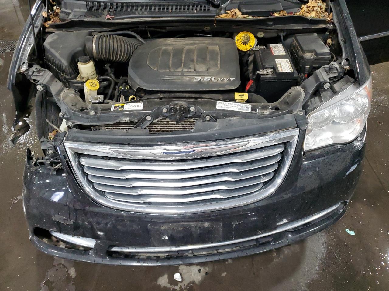 2015 Chrysler Town & Country Touring L VIN: 2C4RC1CG0FR728235 Lot: 91430715