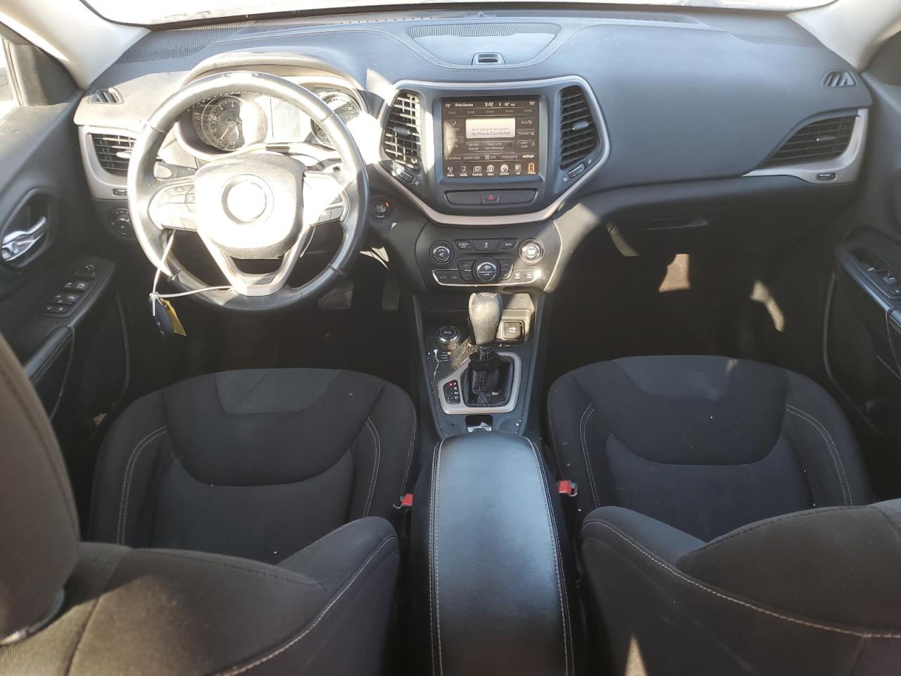 2016 Jeep Cherokee Latitude VIN: 1C4PJMCB2GW251643 Lot: 93243025