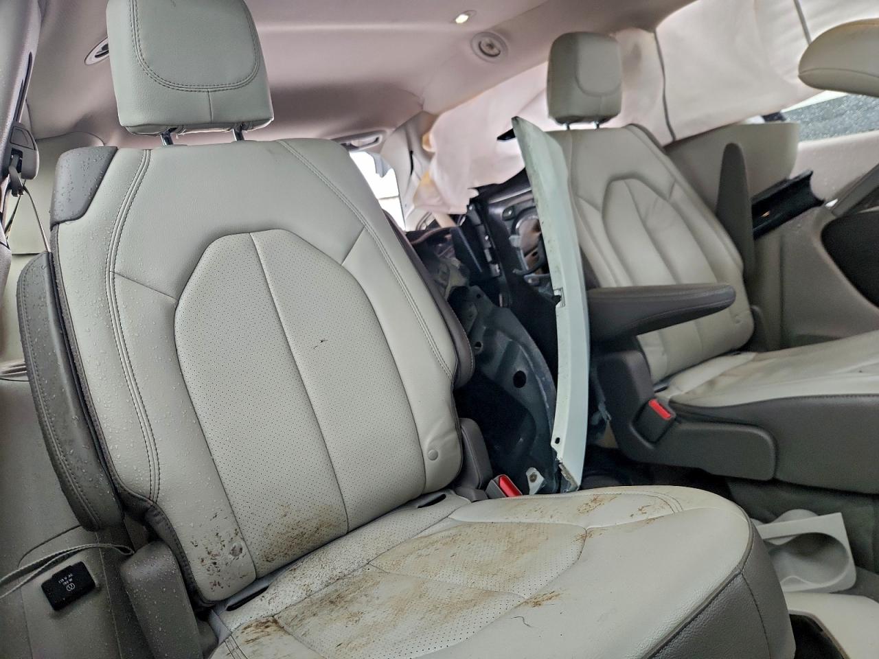 2019 Chrysler Pacifica Touring L Plus VIN: 2C4RC1EG7KR570015 Lot: 93877915