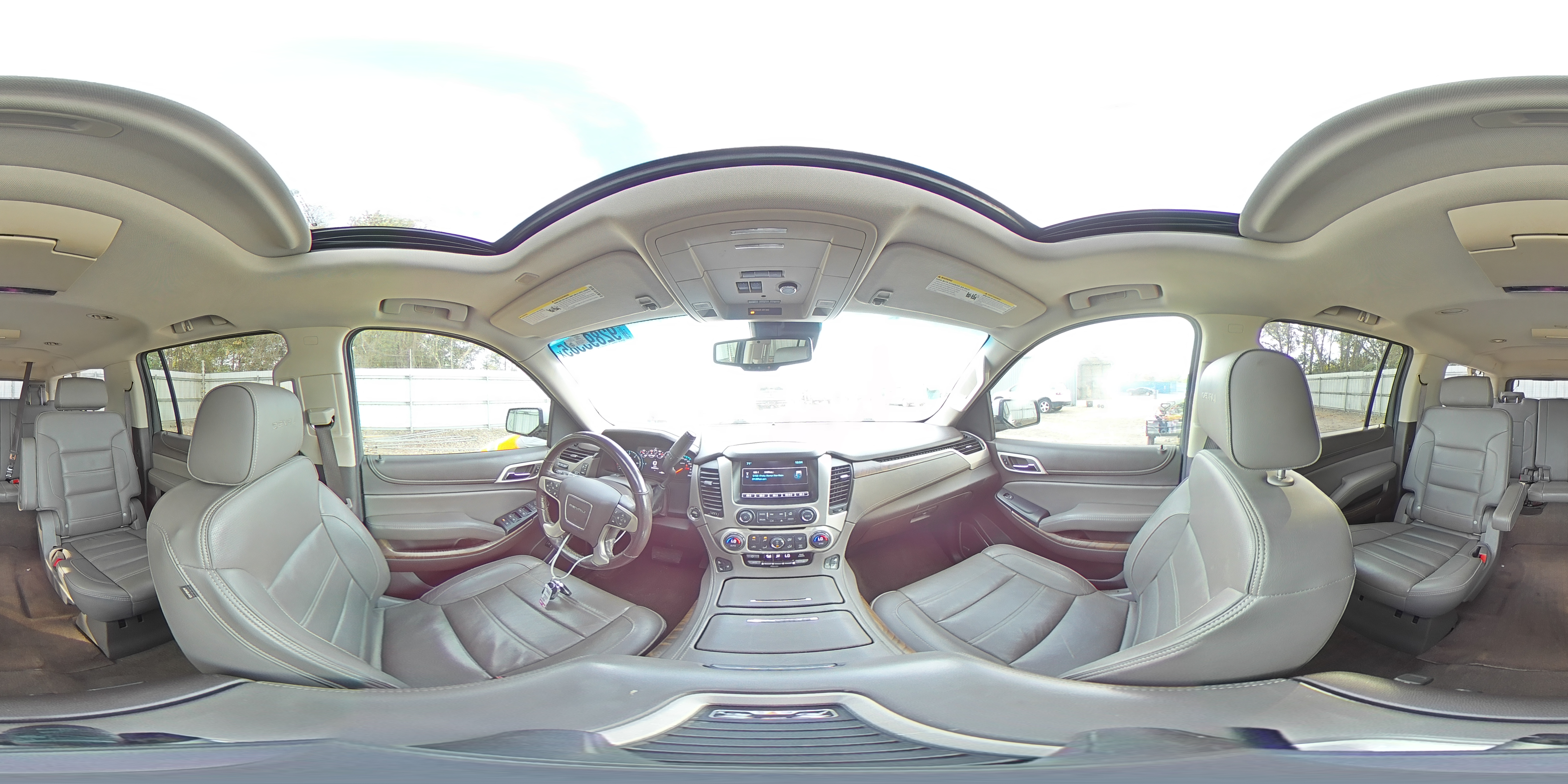 2018 GMC Yukon Xl Denali VIN: 1GKS1HKJ1JR220260 Lot: 92893585