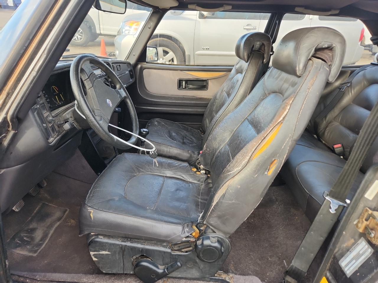 1988 Saab 900 VIN: YS3AL35L8J3027679 Lot: 90948985