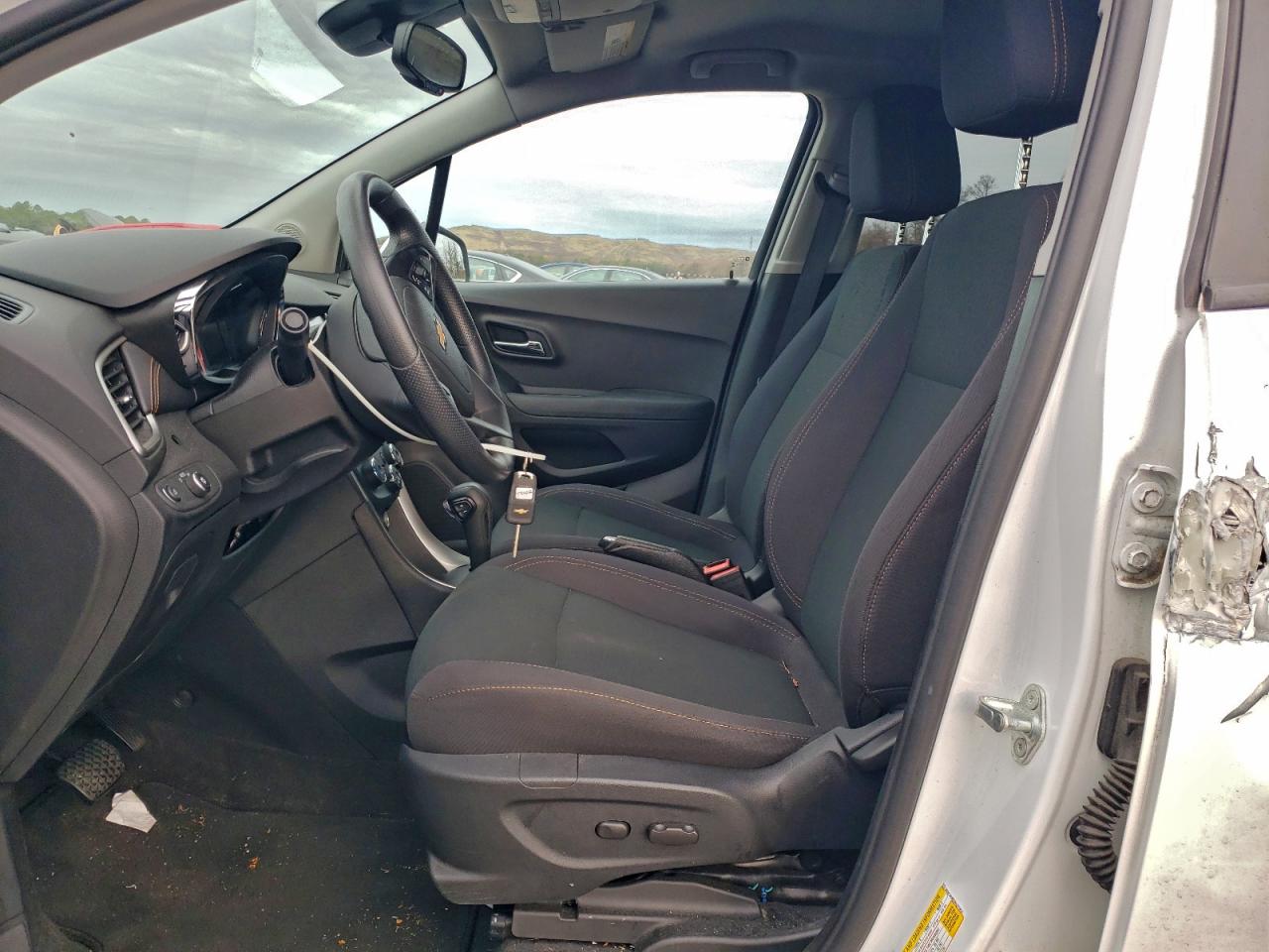 2021 Chevrolet Trax Ls VIN: 3GNCJNSB2HL271914 Lot: 94131915