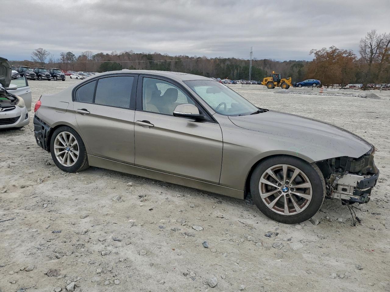 Фото: WBA8E1G5XGNT34736