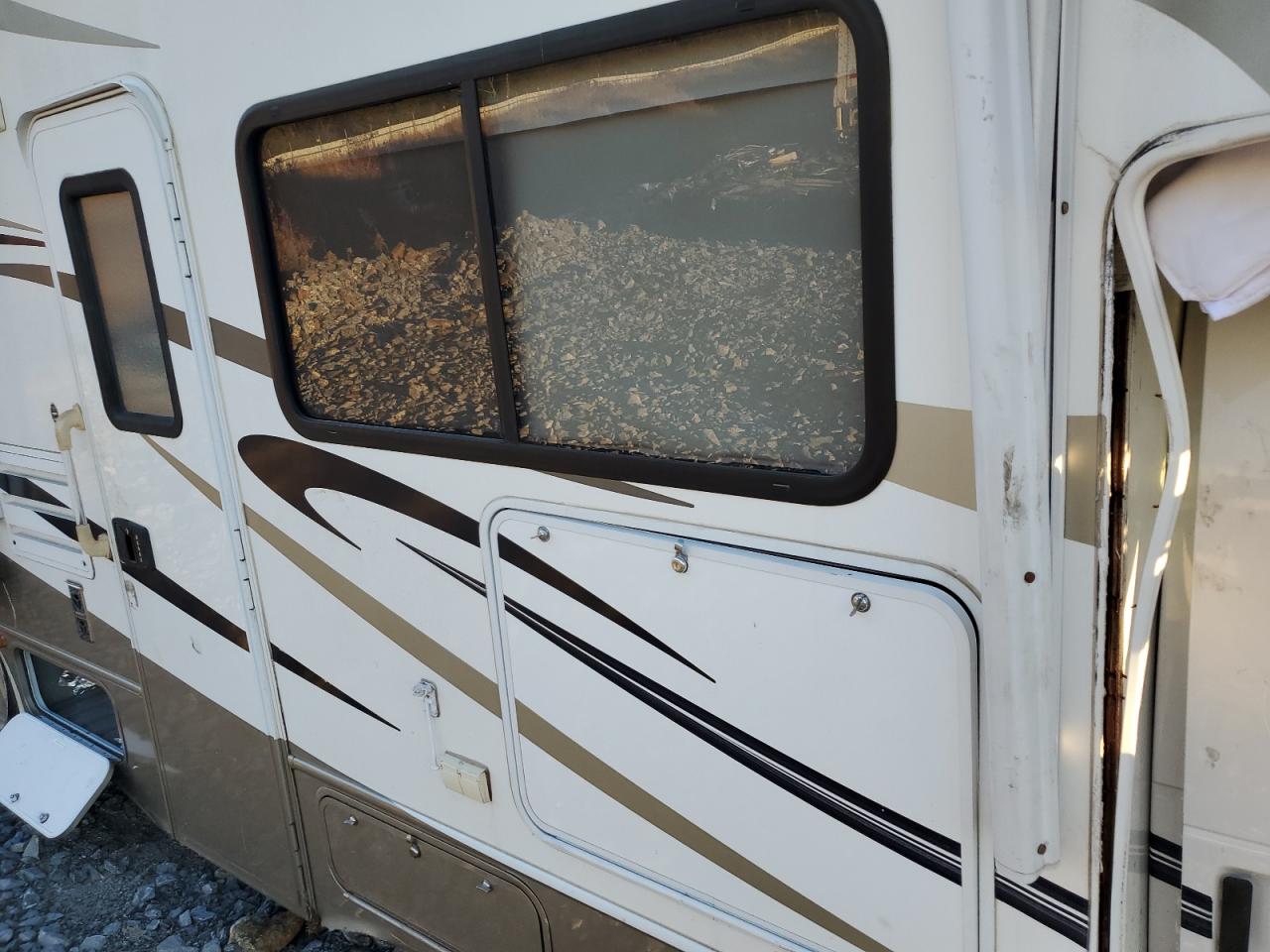 2014 Ford Econoline E450 Super Duty Cutaway Van VIN: 1FDXE4FS8EDA05023 Lot: 90718405