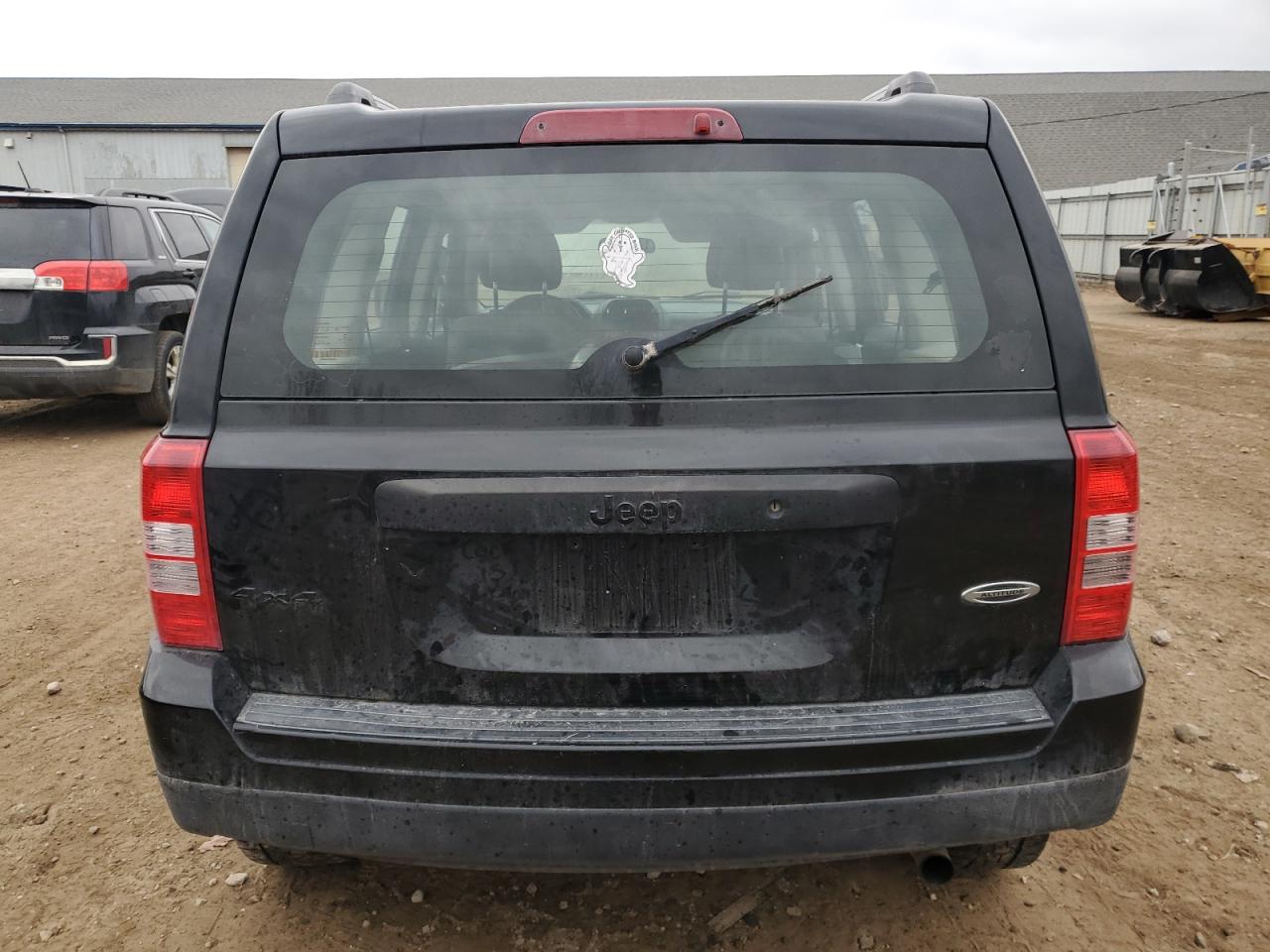 2015 Jeep Patriot VIN: 1C4NJRAB4FD282393 Lot: 92704225