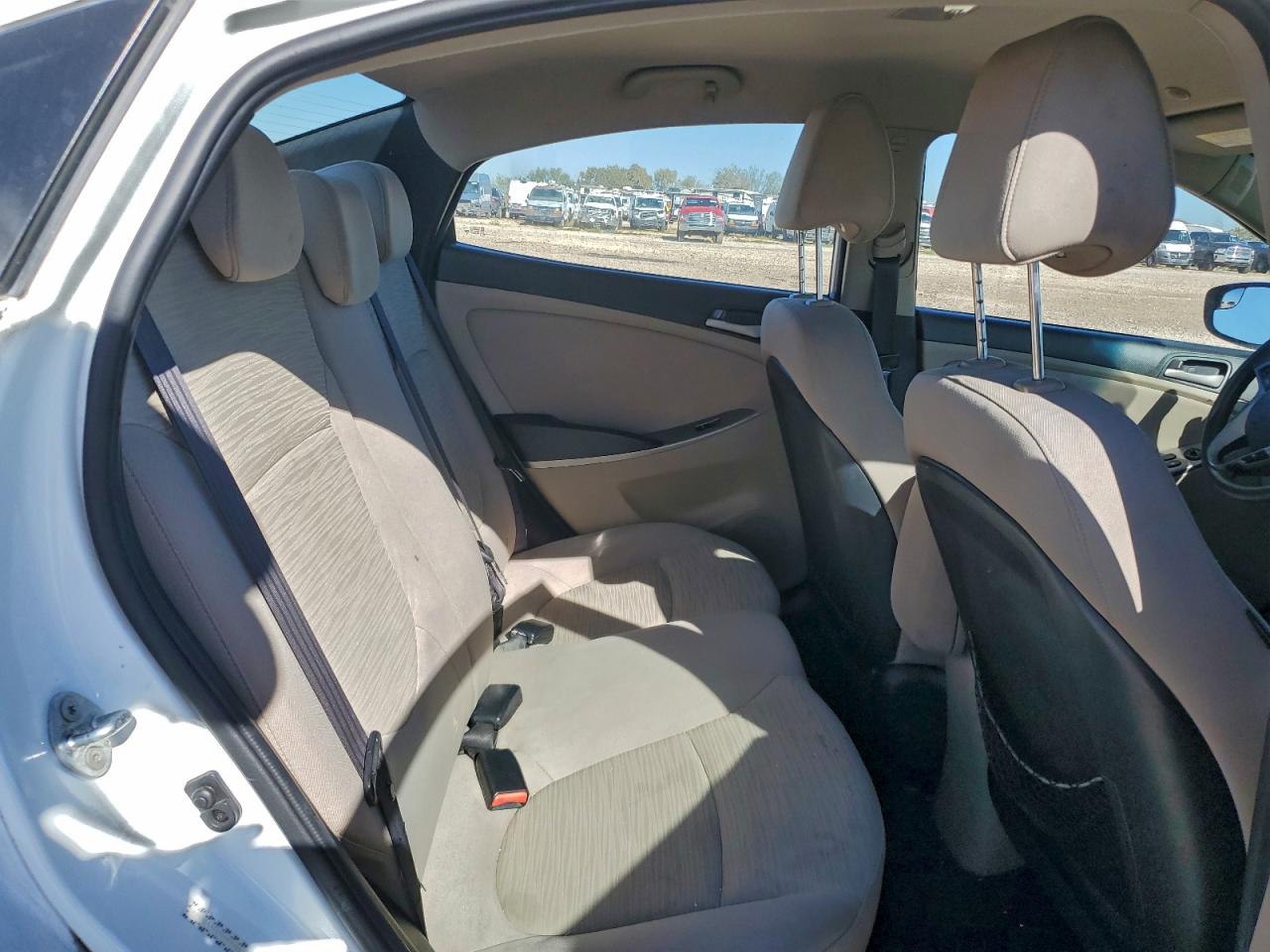 2015 Hyundai Accent Gls VIN: KMHCT4AE1FU903745 Lot: 93152255