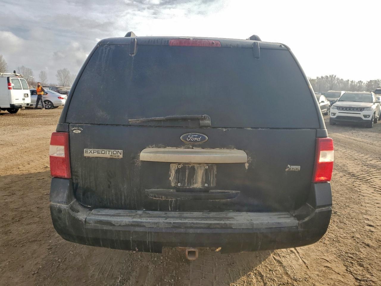 2010 Ford Expedition Limited VIN: 1FMJU2A57AEB54381 Lot: 93238785