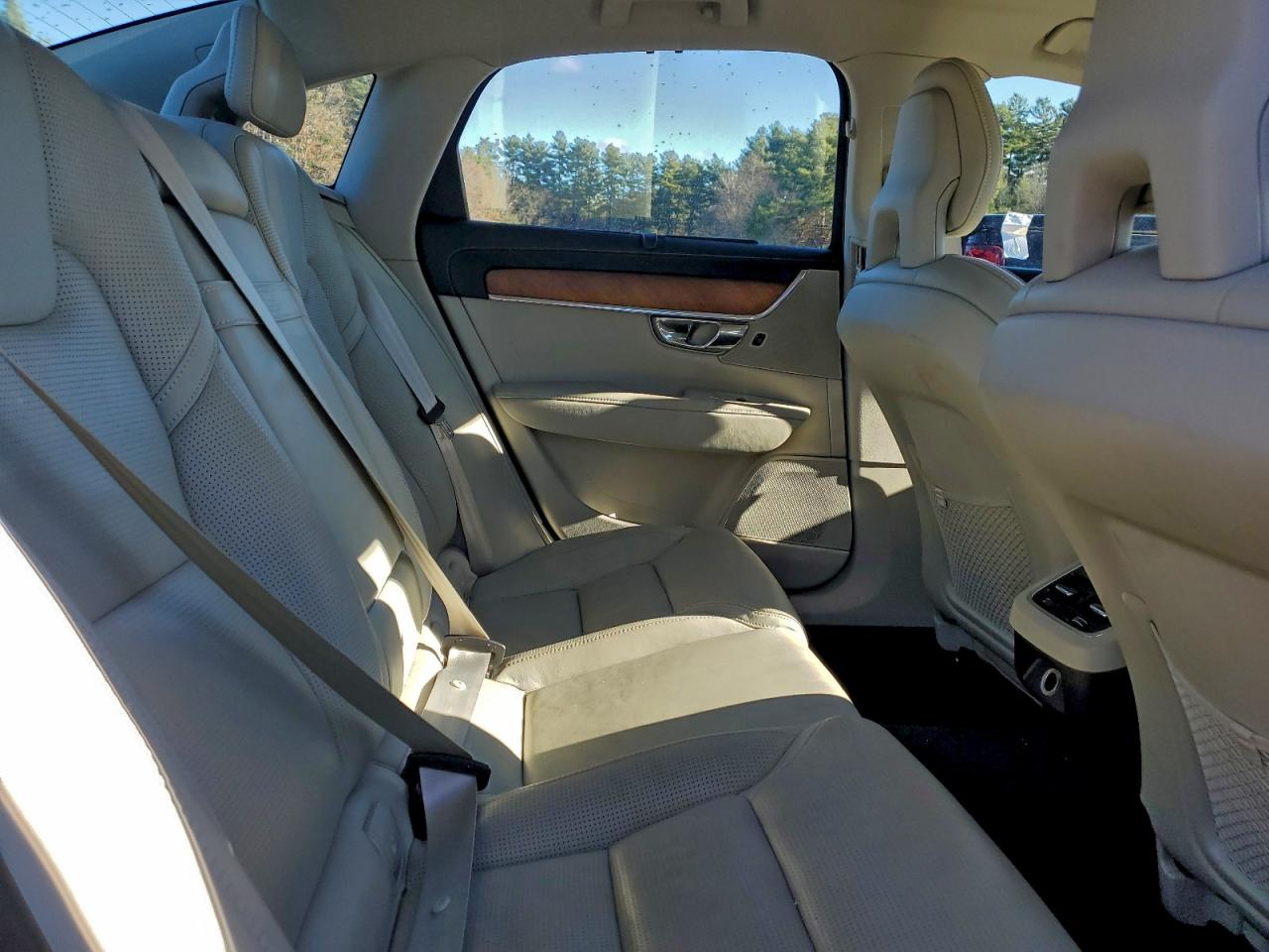 2017 Volvo S90 T6 Inscription VIN: YV1A22ML8H1005557 Lot: 92900805