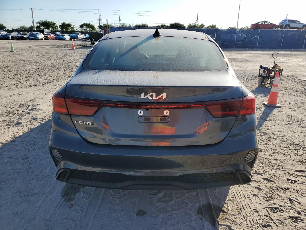 2023 Kia Forte Lx VIN: 3KPF24AD8PE581388 Lot: 92741675