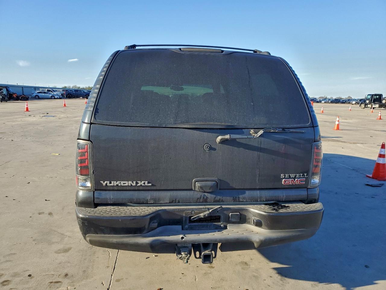 2004 GMC Yukon Xl Denali VIN: 1GKFK66U84J329261 Lot: 94162305