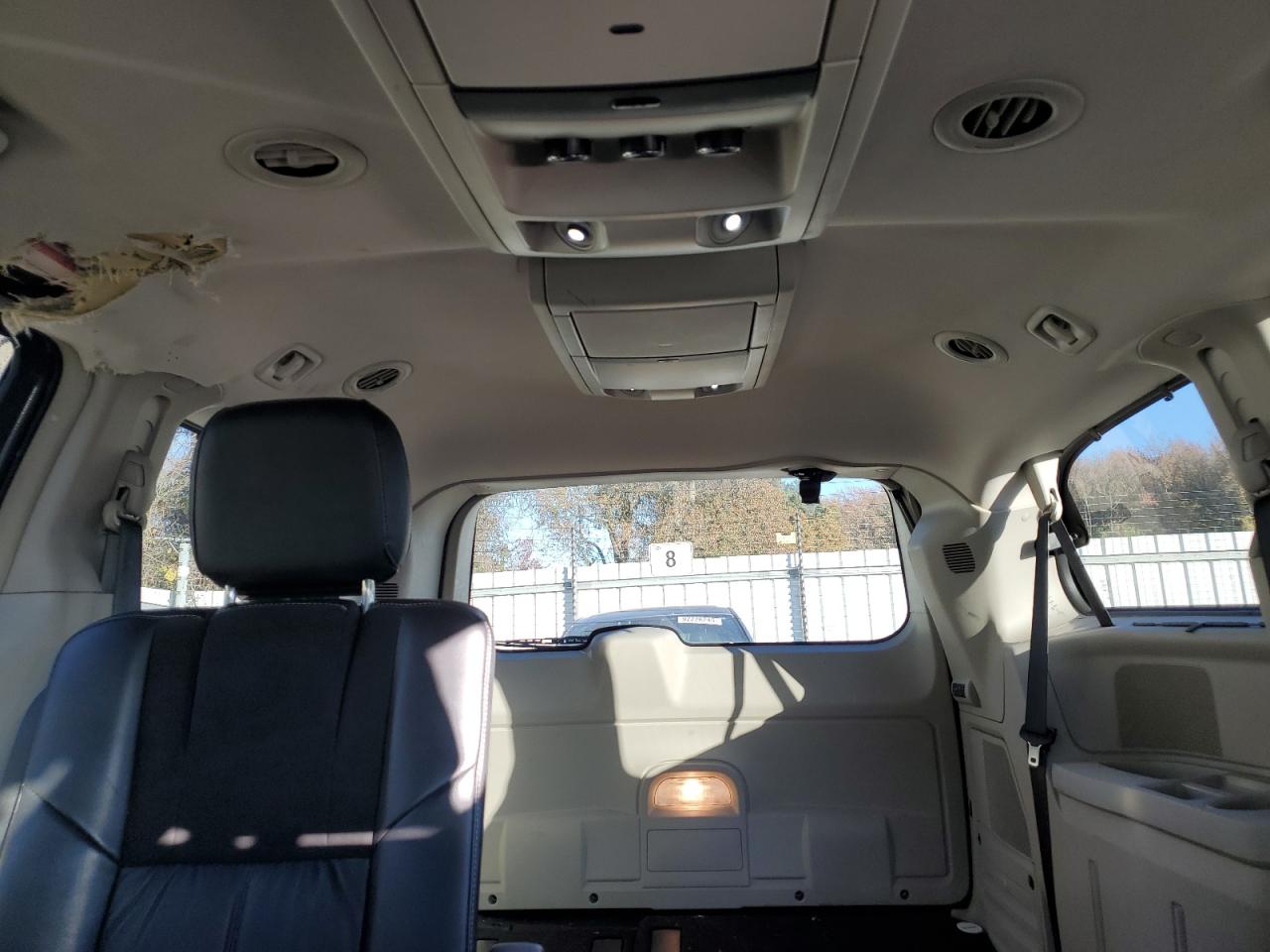 2016 Chrysler Town & Country Limited Platinum VIN: 2C4RC1GG5GR174556 Lot: 92660345