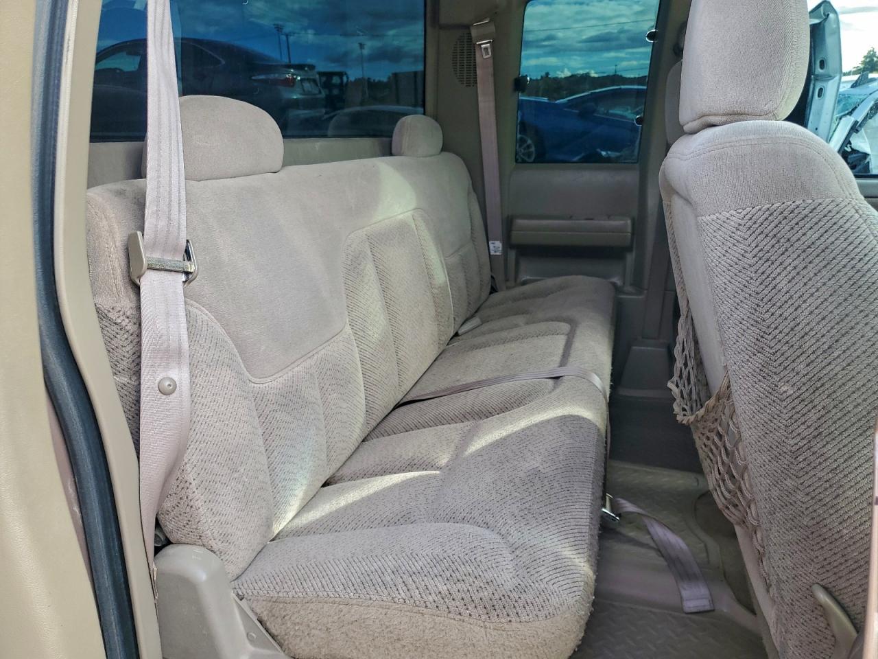 1997 Chevrolet Gmt-400 K1500 VIN: 2GCEK19R3V1142202 Lot: 93879455