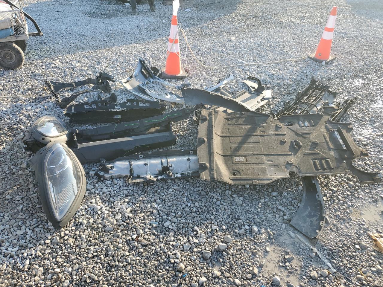 2024 Porsche Macan Base VIN: WP1AA2A52RLB16561 Lot: 92362235