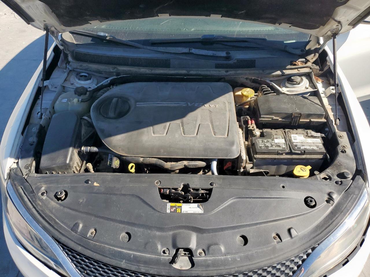 2015 Chrysler 200 C VIN: 1C3CCCCG7FN570415 Lot: 90918305